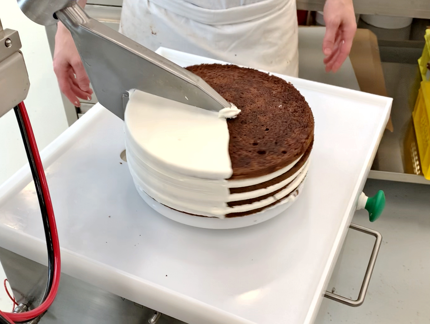 Cake Making Machine For Chiffon Cake , Production Line Equipment 400 Kg /Hr